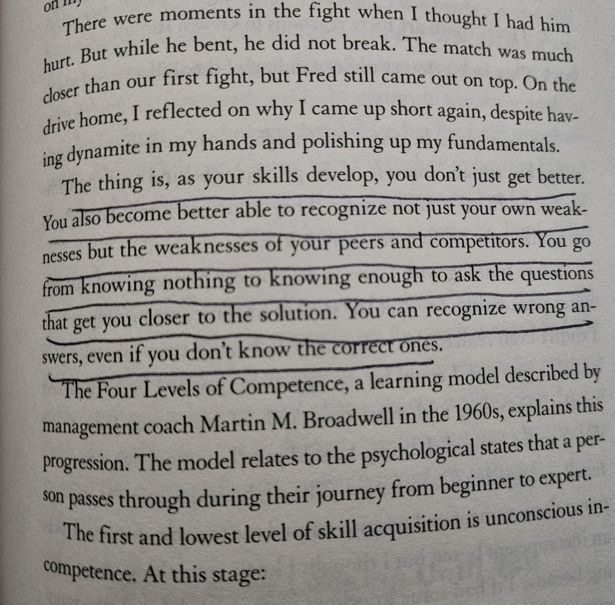 EdLatimore's tweet photo. When amateurs meet, the loser is the one who makes the first mistake.

When professionals meet, the winner is the one who solves final problem.

When a professional faces an amateur, it's a lesson for both, but each for entirely different reasons.

The amateur learns his limits.
The professional learns how close he is to becoming one again.

Hard Lessons From The Hurt Business: Boxing And The Art of Life–>https://t.co/9xl3tRVem3