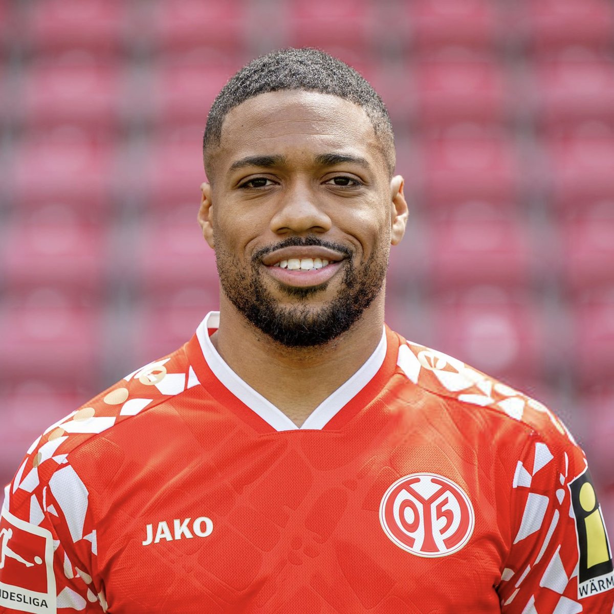 ActuFoot_'s tweet image. 🚨 𝗔𝗥𝗡𝗔𝗨𝗗 𝗡𝗢𝗥𝗗𝗜𝗡 🇫🇷 𝗔𝗥𝗥𝗜𝗩𝗘 𝗘𝗡 𝗣𝗥𝗘̂𝗧 𝗔𝗨 𝗦𝗧𝗔𝗗𝗘 𝗥𝗘𝗡𝗡𝗔𝗜𝗦 ! ❤️🖤

Accord trouvé avec Mayence. 🤝

🗞️ @AbdellahBoulma