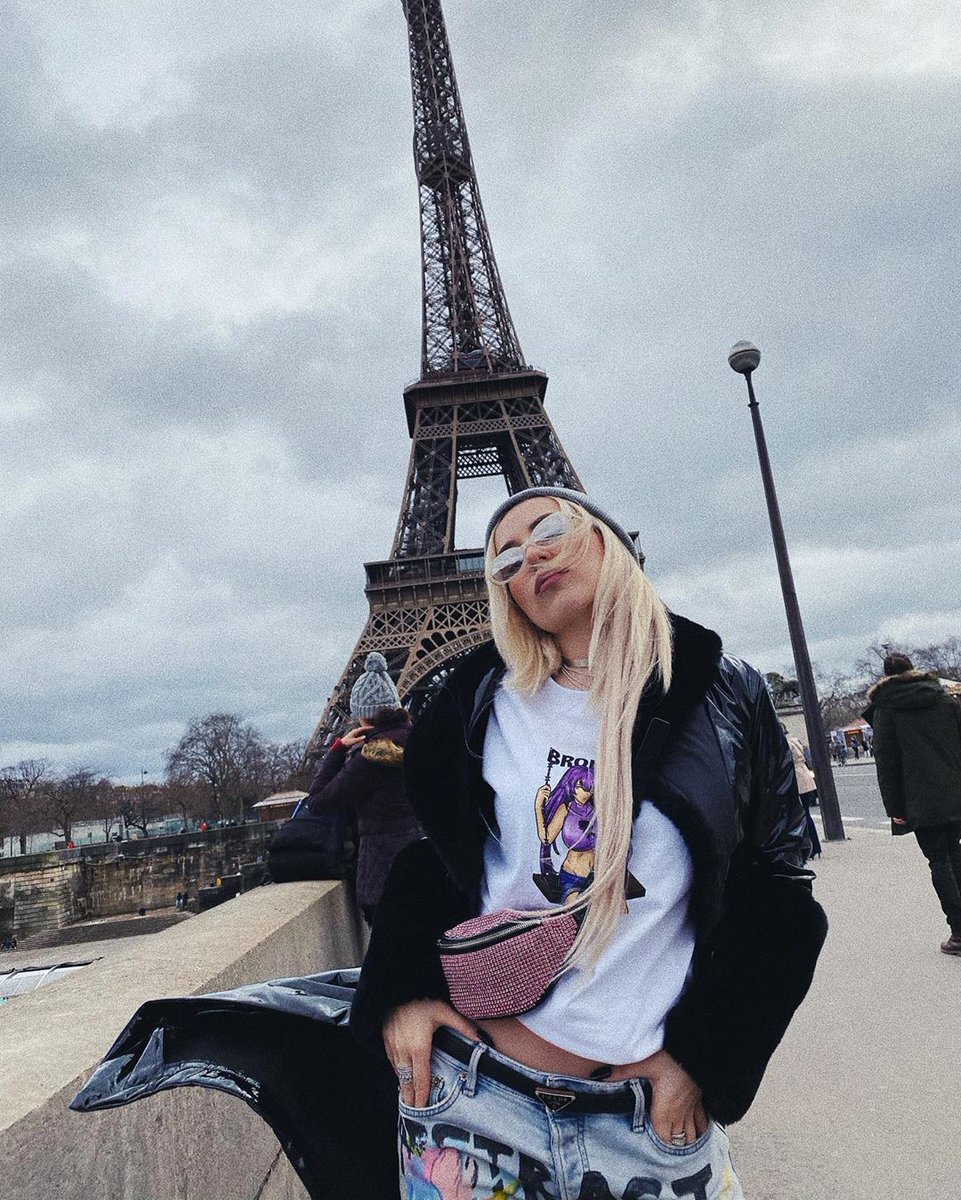 ONLY AVA MAX CONTENT 📁 tweet media