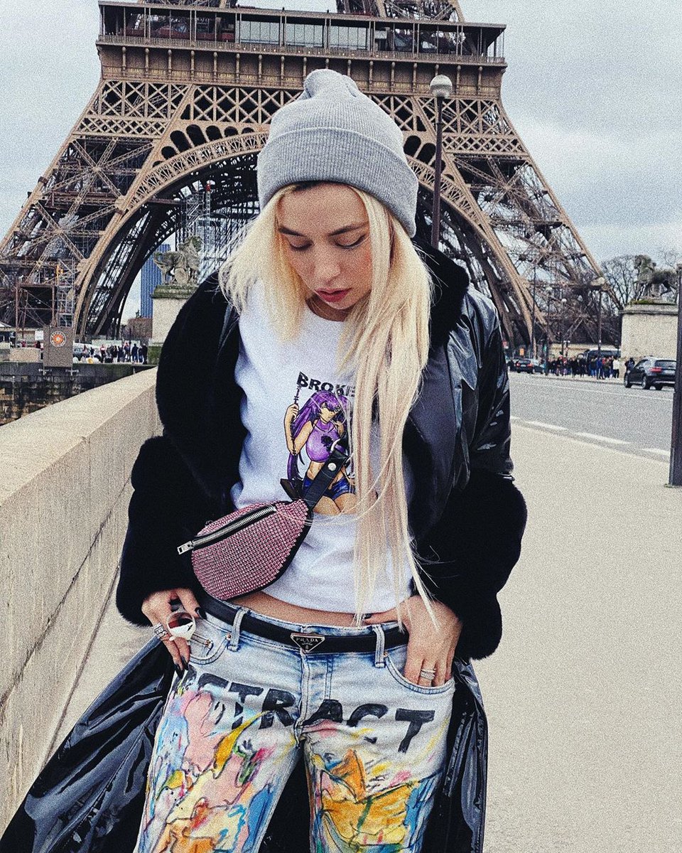 ONLY AVA MAX CONTENT 📁 tweet media