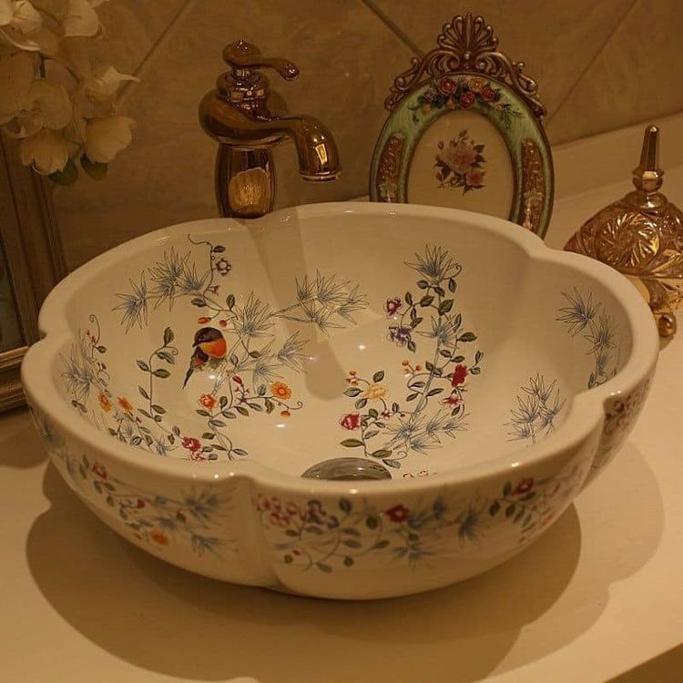 lavieestbelIe's tweet photo. Plain white basins look so boring after seeing these https://t.co/Lb0VCBMAlN