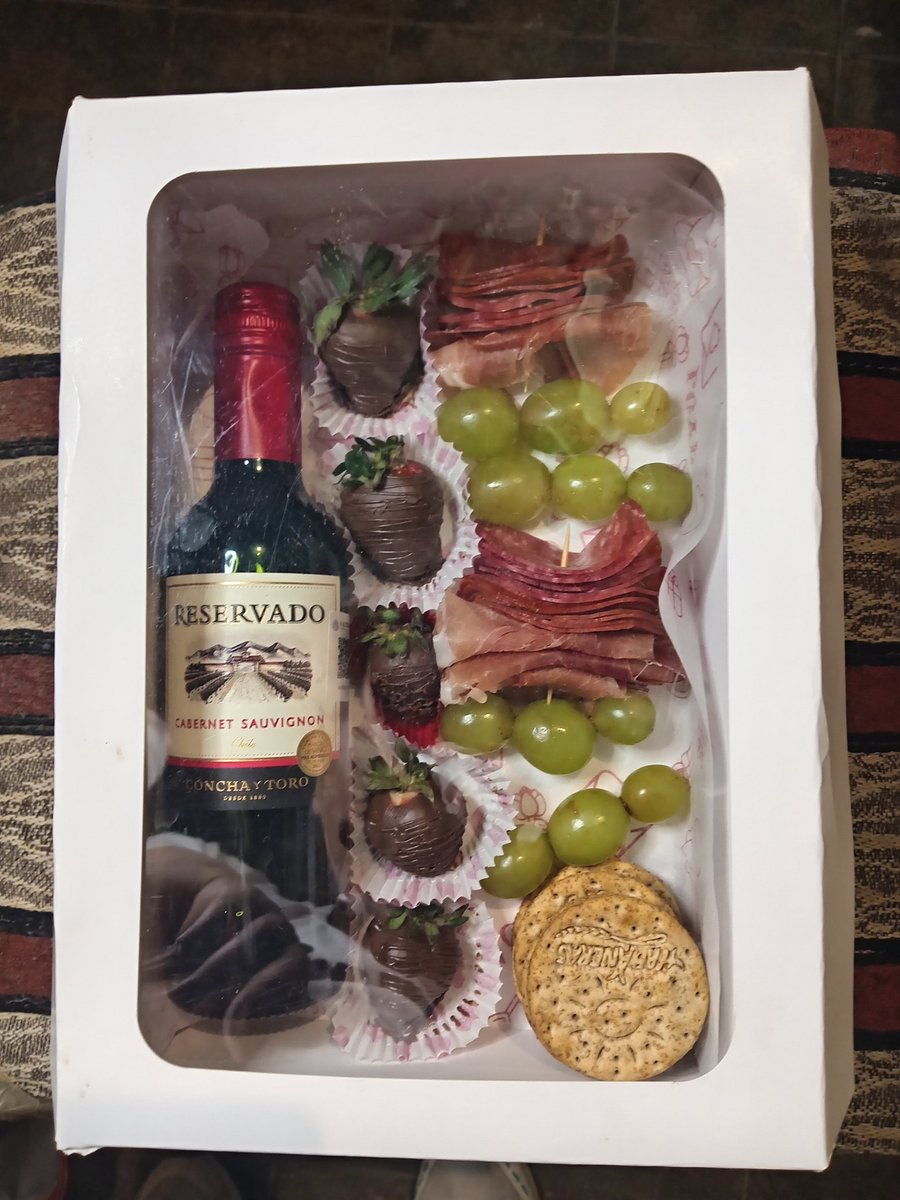 Preciosos ya llego FEBRERO 💘
Quieres darle un detalle a tu persona favorita, pero aun no sabes que 🤔
Te dejo unas ricas y deliciosas opciones 😋
Contamos con
Box de Charcutería 🍾
Fresas con chocolate 🍓
Uvas con chamoy🍇
Manzanas con chamoy🍎
📍Cuautitlán y C. Izcalli