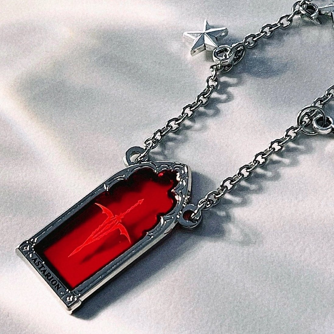 ❤️ Win a stained glass companion necklace! ❤️

To enter:
- Like + RT + comment which one you'd choose

Good luck! Open to all followers <3