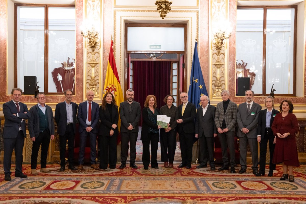 InfocomS's tweet photo. ✅️ El Observatorio del Alzheimer presenta en el @Congreso_Es un informe clave para la preparación del Sistema Nacional de Salud ante los avances en #Alzheimer: https://t.co/oGlbVR5MHt via @fpmaragall #SaludPública https://t.co/ZpqMD9NR8o
