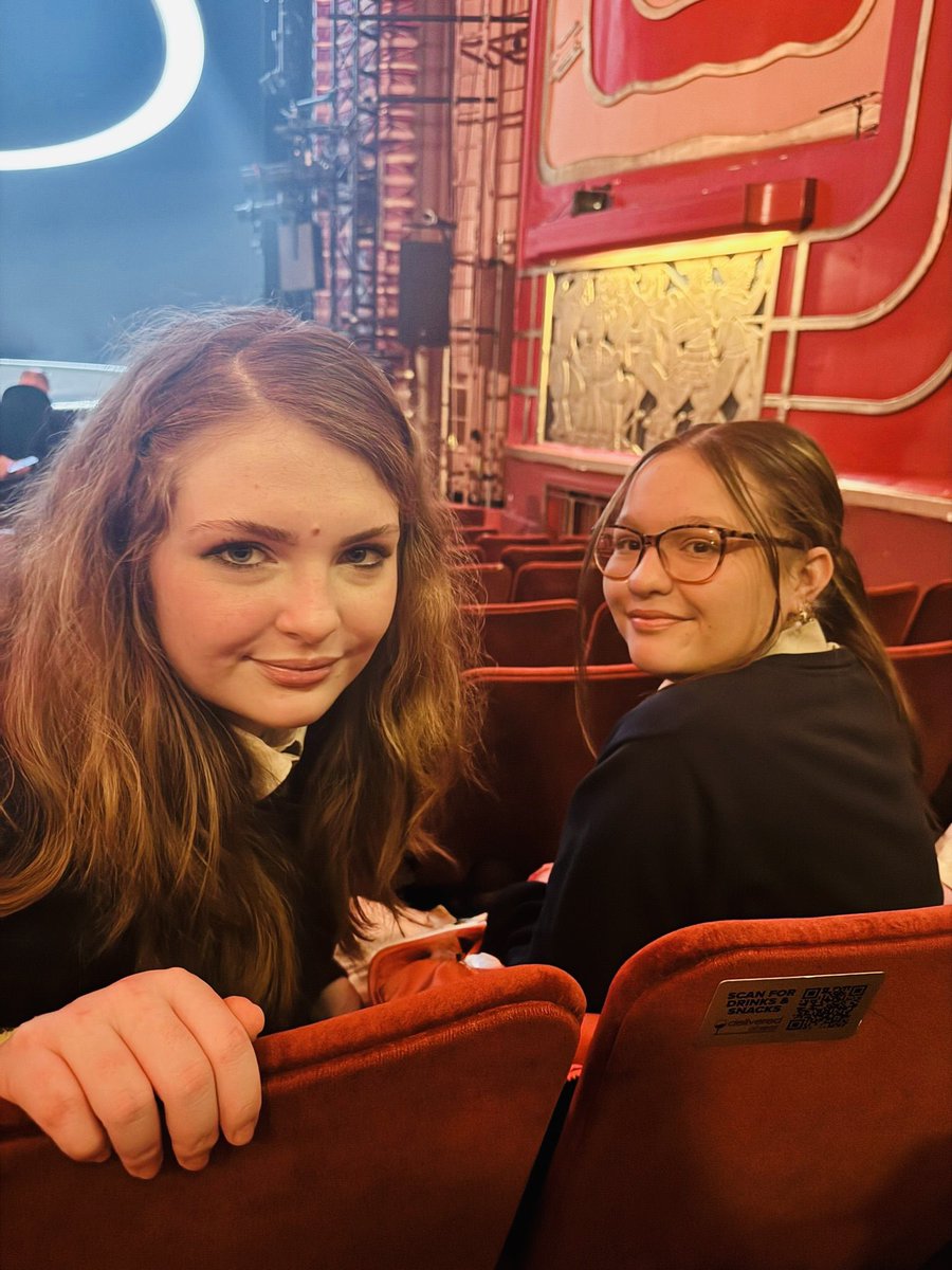 Maiden Erlegh Chiltern Edge tweet media