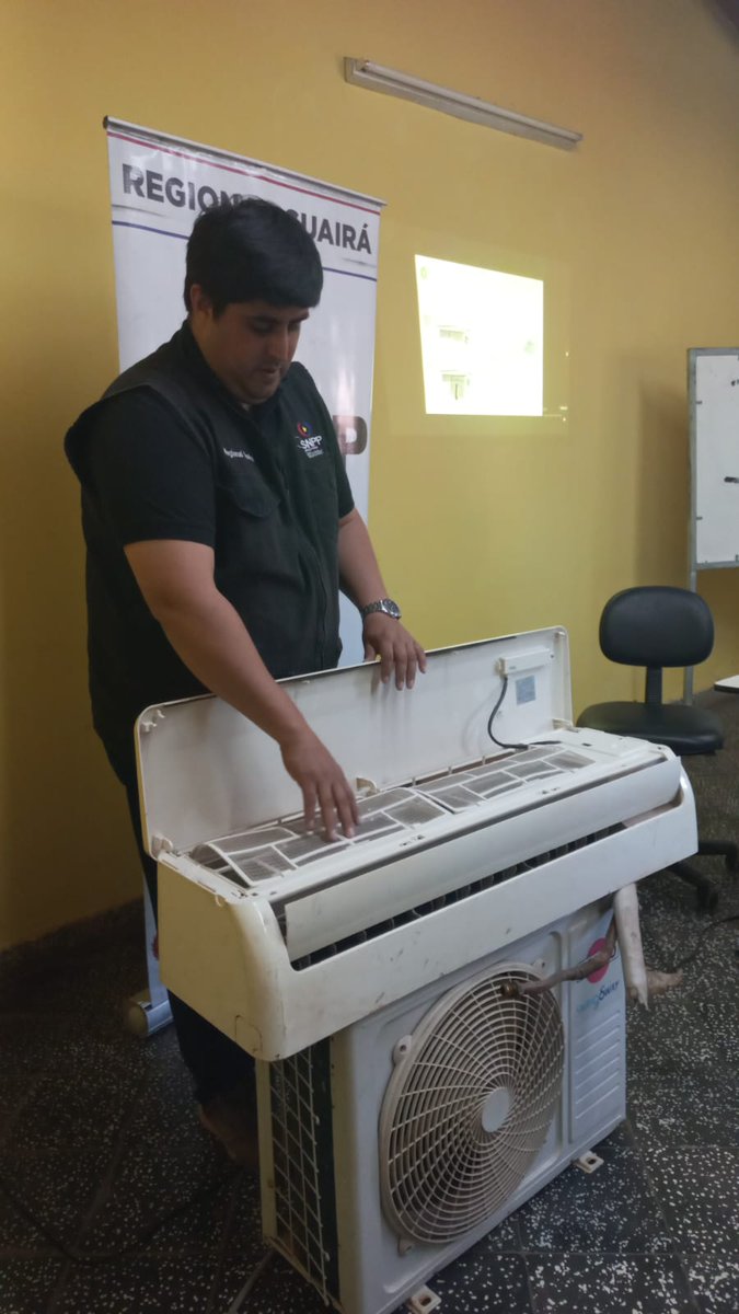 CEE_Paraguay's tweet photo. Capacitación que impulsa oportunidades..!!

El sábado 31 de enero se llevó a cabo la Master Class de Técnicas en Aire Acondicionado❄️en el SNPP Regional de Guairá, donde los participantes adquirieron conocimientos prácticos y técnicos claves para su desarrollo profesional🧊 https://t.co/MyL9agdpgO
