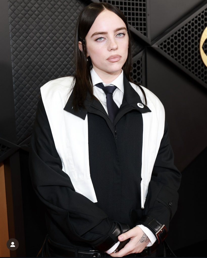 ev ✩ ♱ tweet media