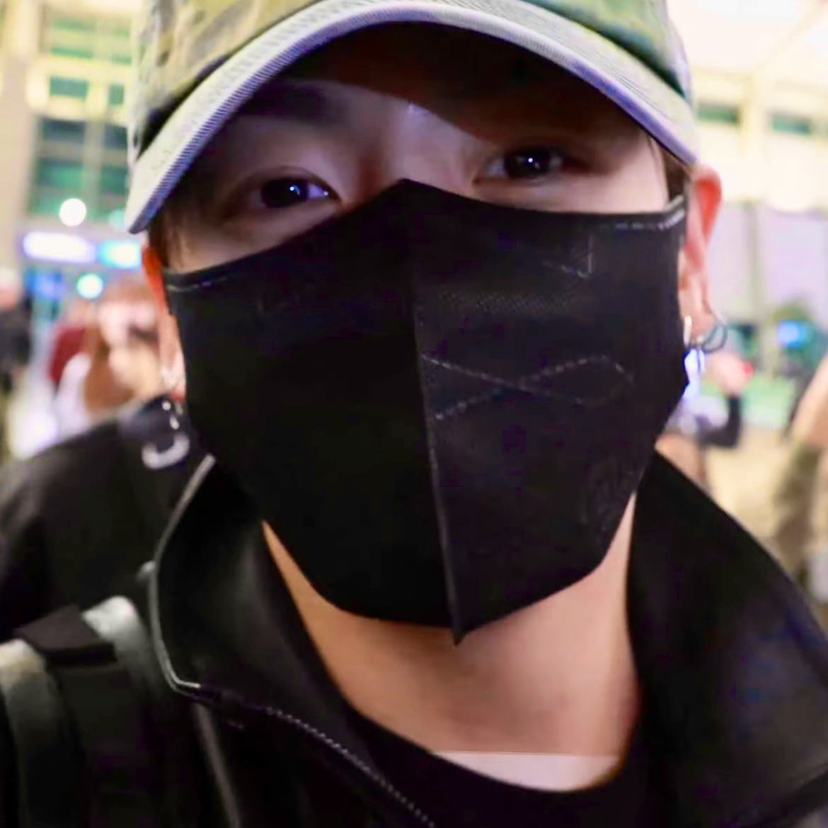 archivekukk's tweet image. if this jungkook pic reaches your timeline, everything will be okay 💗