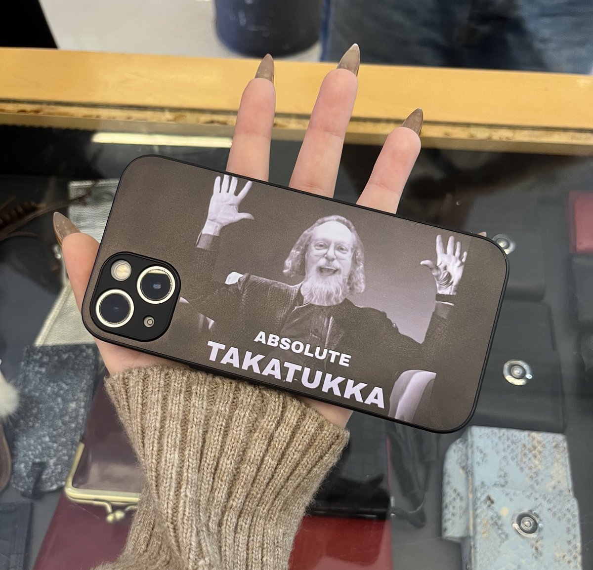 R0nn1eeee's tweet photo. some customer came to the store and this was his phone case… https://t.co/VnjSVp9dGG