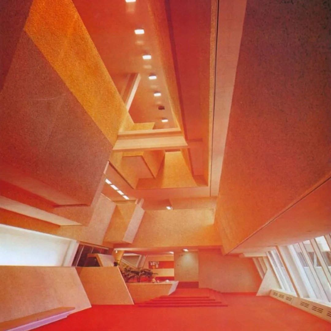LaocoonofTroy's tweet photo. The Headquarters of the Burroughs Wellcome Fund (a medical research nonprofit) in Durham, North Carolina, 1971. Designed by architect, Paul Rudolph. https://t.co/PsH0IY7JLo