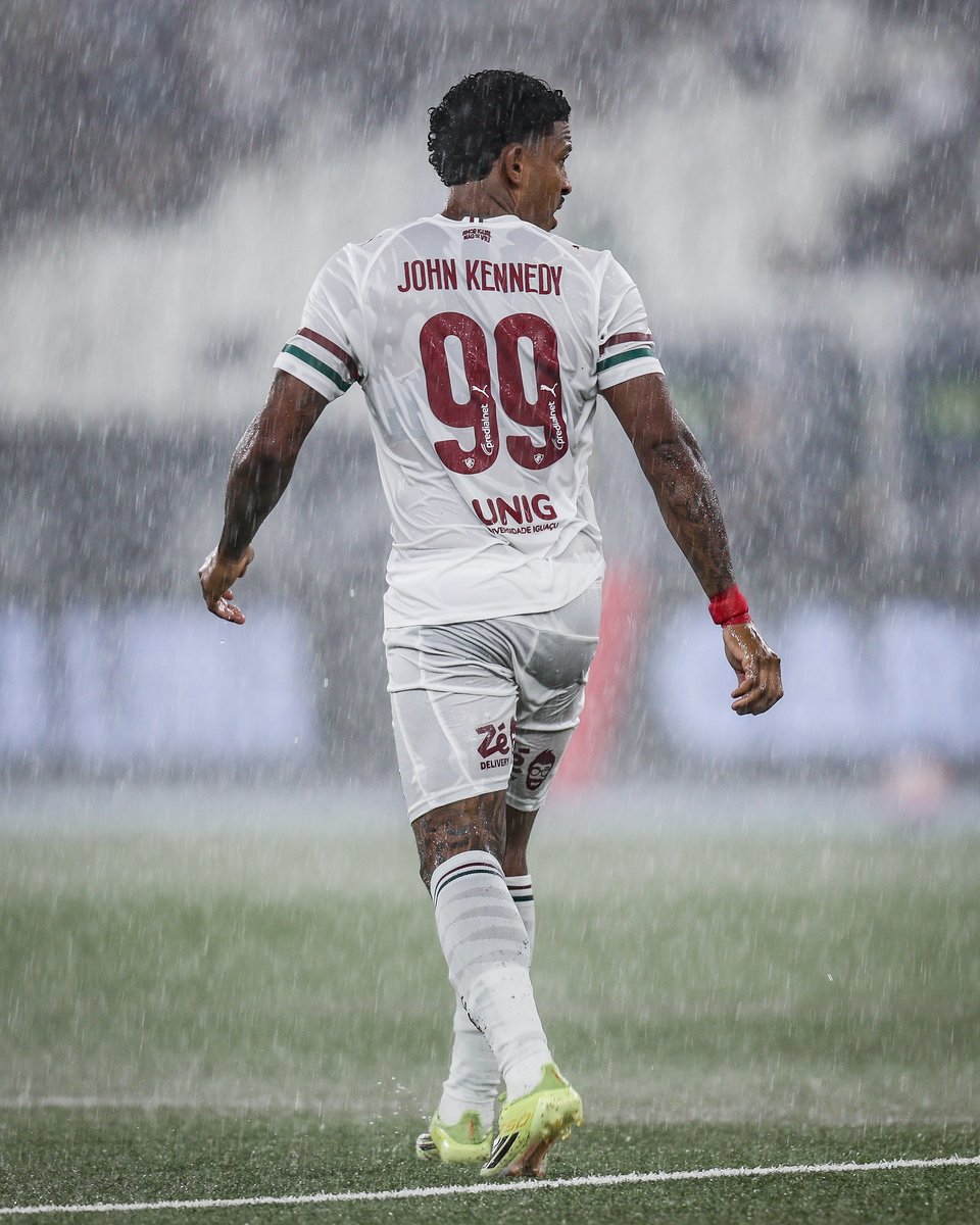 FluminenseFC's tweet photo. Tal da ✨ 𝐀𝐔𝐑𝐀 ✨ https://t.co/5UXzjS87wN
