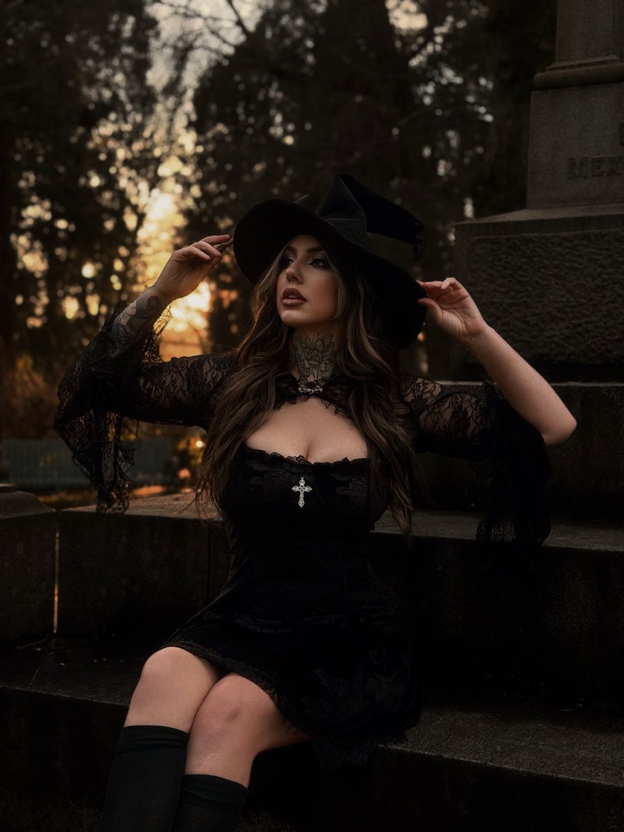 LightsOutLinds's tweet image. 🖤