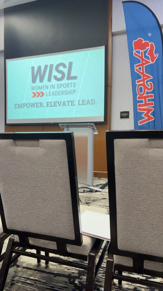 Hadley Baszler tweet media