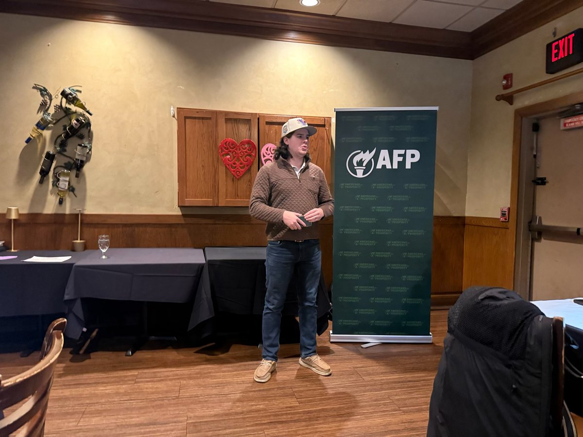 IndianaAFP's tweet photo. Thank you to all our amazing activists who braved the winter weather this past weekend to attend our first Community Roundtable of the year! They braved the snowstorm to catch up on current legislation, network, and discuss the issues of NWI. https://t.co/B0J417c0r7