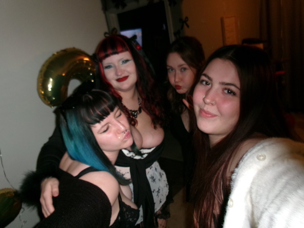 cherryspitzx's tweet photo. more pics from my birthday <3 https://t.co/c7koco8IV4