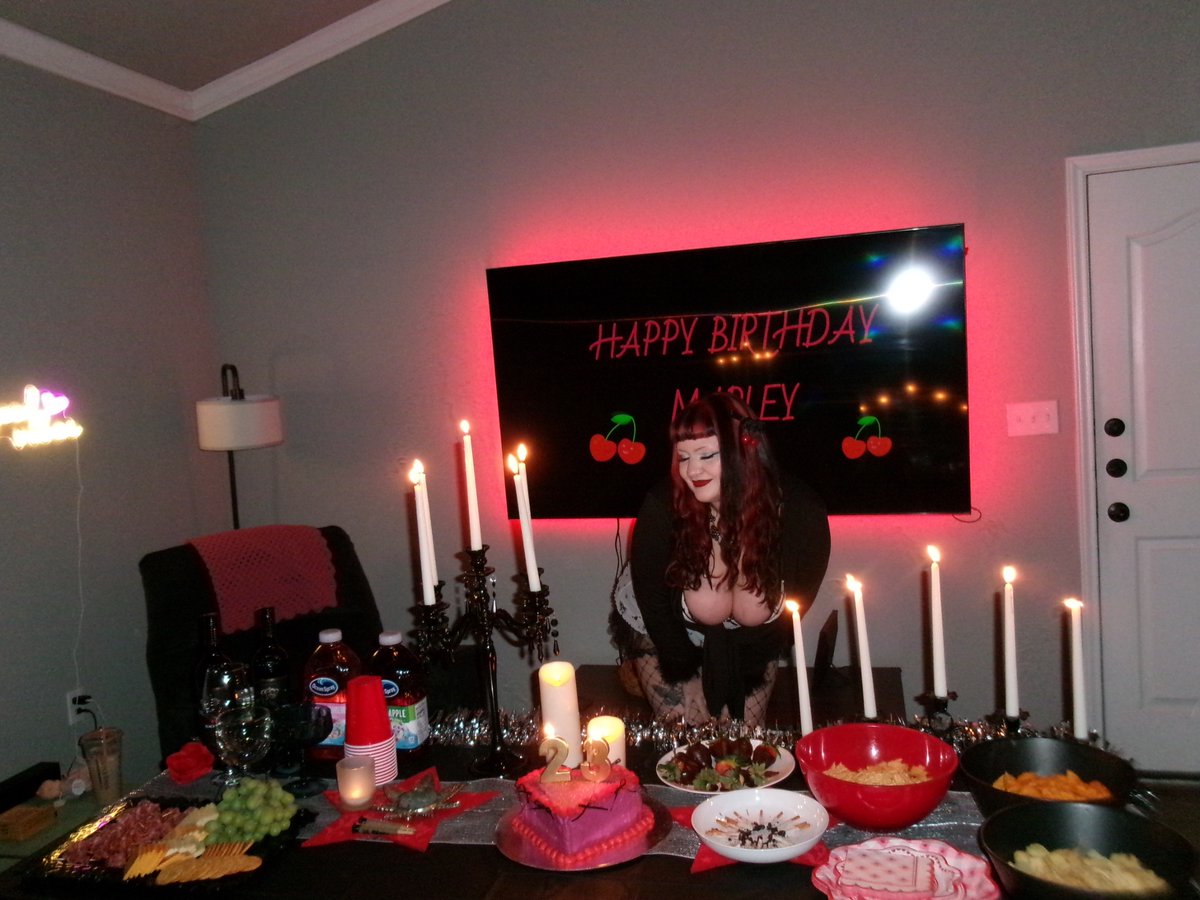 cherryspitzx's tweet photo. more pics from my birthday <3 https://t.co/c7koco8IV4