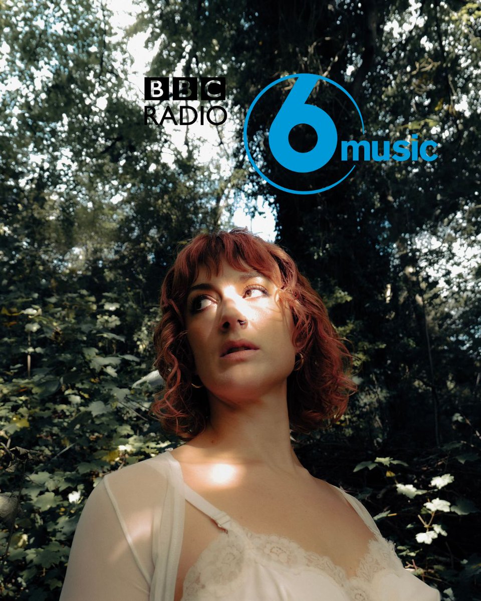 EmilyMagpieYEAH's tweet photo. Narcissus on @BBC6Music ✨ thank yoooou Gideon Coe for the play and to everyone who's been listening to my weird little song about ancient myth and phone addiction 🪞it's been in the world for one week now 

Love to the best team @feverttradio @SingingLightUK @Wipeout_Music https://t.co/FVlppmNabZ