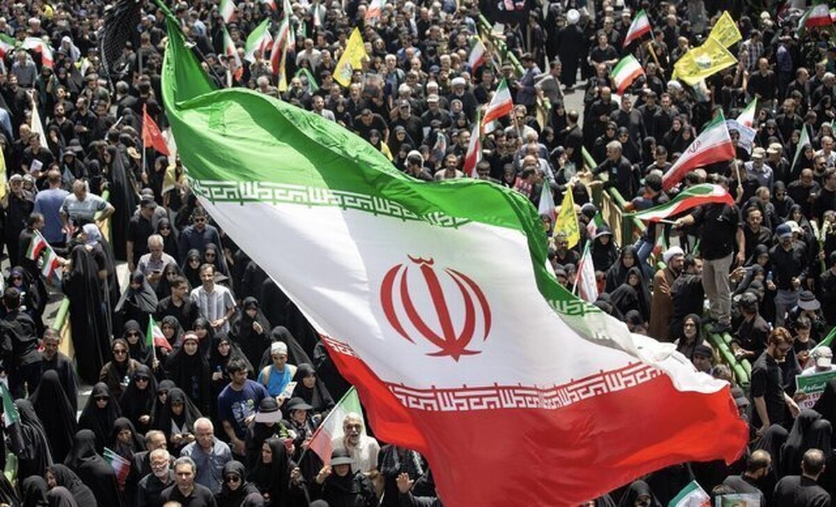 ایران سربلند و مقتدر، افتخار ماست. #ایران_مقتدر همواره در مسیر پیشرفت و تعالی گام برمیدارد. این عزت و استقلال، دستاورد #انقلاب_مردم ایران است؛ مردمی همیشه در صحنه، پرصلابت و یکپارچه.