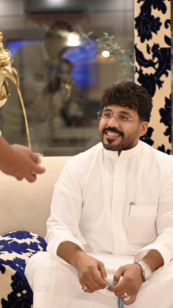 وش نبي بالمال لولا مواجيبه
لذتن للوجه والجاه والعاني