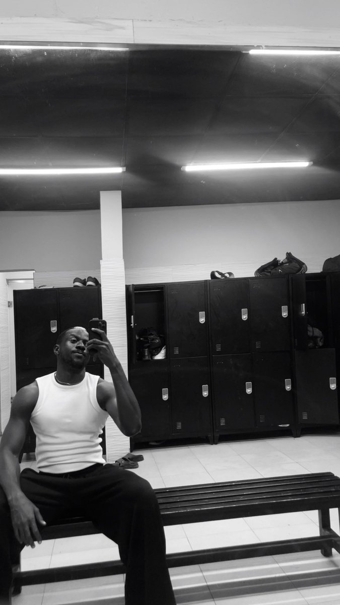 nas_grey's tweet photo. Showed up: gym 3 times a week, ran once a week. https://t.co/evMYxYVuei