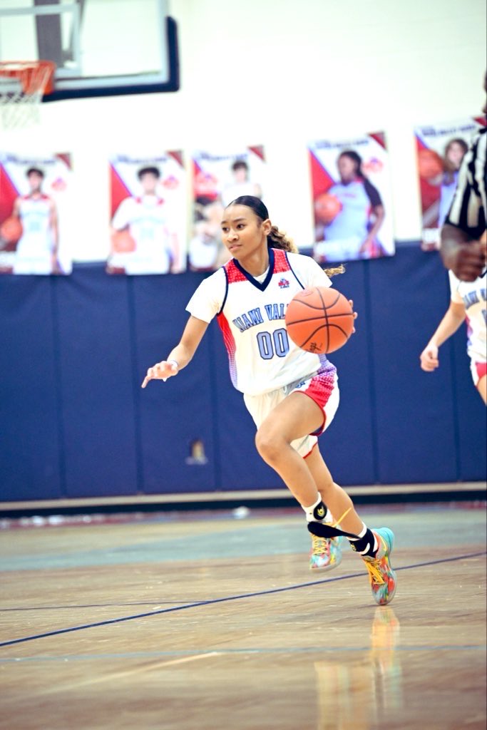 Mylee T. - Basketball Page only tweet media