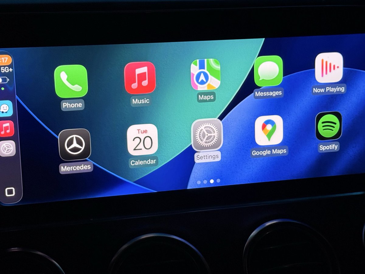 SYSTEMSFRONT's tweet photo. The lines are drawn! 64 colors of ambient lighting in the Mercedes Benz interior! C’mon! Let’s Party!!🎉🍾🍷🍓 https://t.co/NX1FlpcNmZ