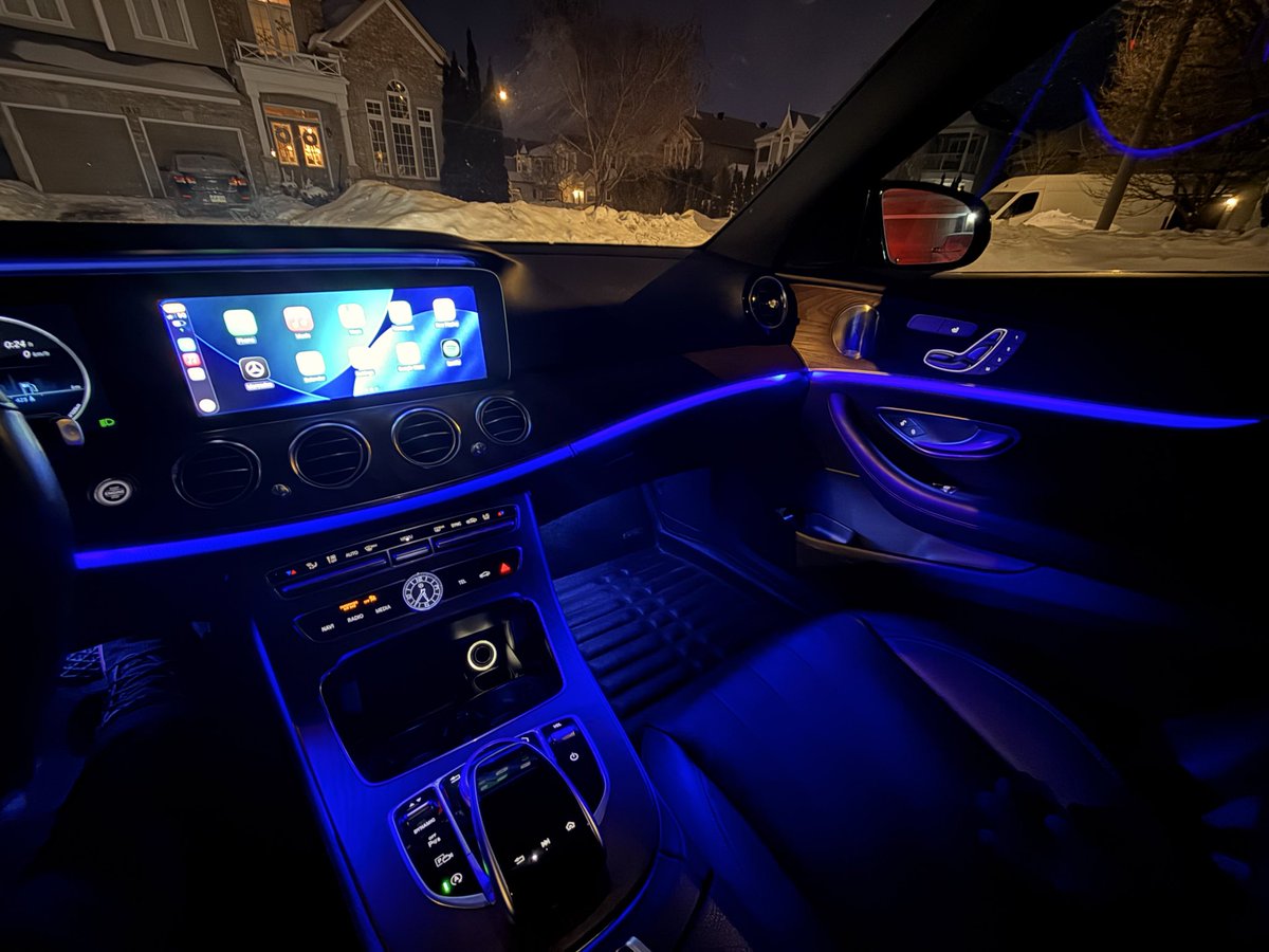 SYSTEMSFRONT's tweet photo. The lines are drawn! 64 colors of ambient lighting in the Mercedes Benz interior! C’mon! Let’s Party!!🎉🍾🍷🍓 https://t.co/NX1FlpcNmZ