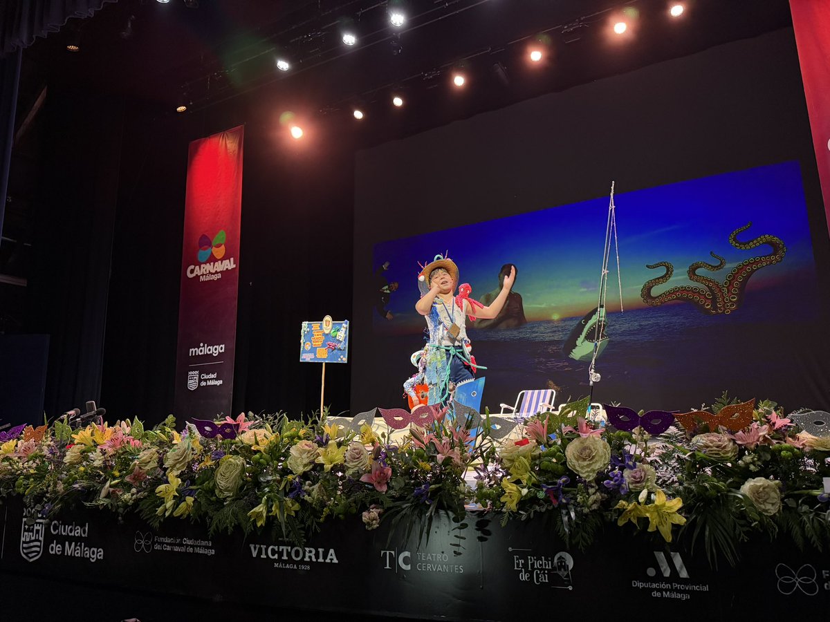 🎭 El romancero infantil ‘Al carajo el nota que quitó el morro de Málaga, que era un sitio muy perita, que mi abuelo iba a pescar allí y se lo pasaba muy bien, y cogía pulpos, focas, ballenas, boquerones y hasta tiburones’ <a href="/romancerodeMomo/">Romancero de Momo</a> comienza su repertorio

📲