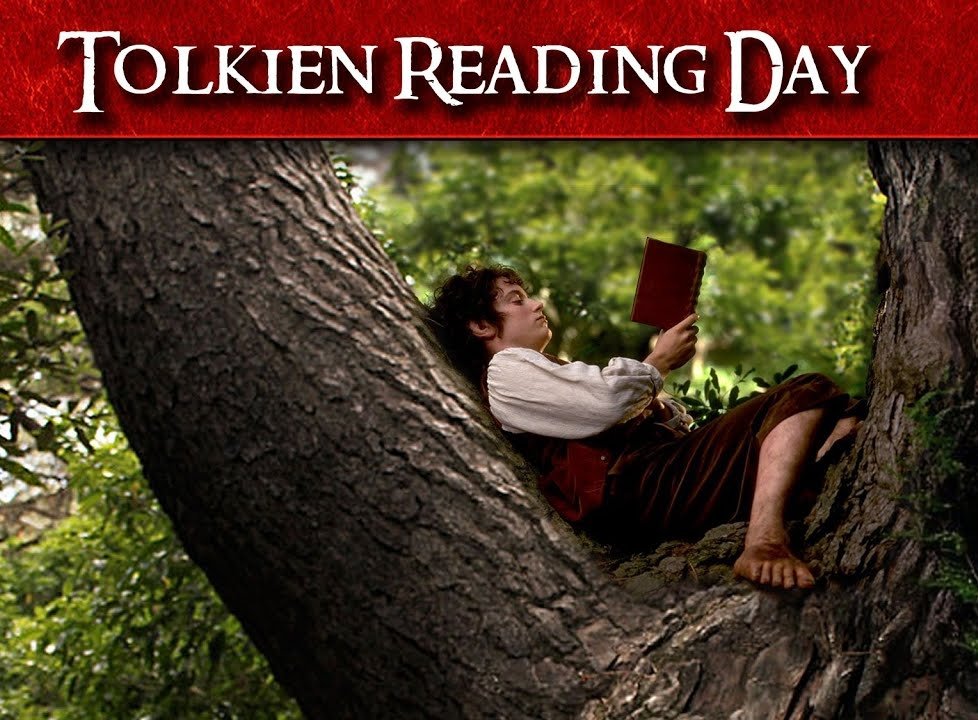 Elrohir_BFME's tweet image. 📚 On connaît le thème du Tolkien Reading Day 2026 !

"Unlikely Heroes"

📖 Le principe ? Lire (ou relire) Tolkien et partager vos passages préférés.

Et quand ? Le 25 mars car c'est la date de la chute de Sauron

Je call déjà une soirée spéciale en direct 🧙‍♂️

#TolkienReadingDay