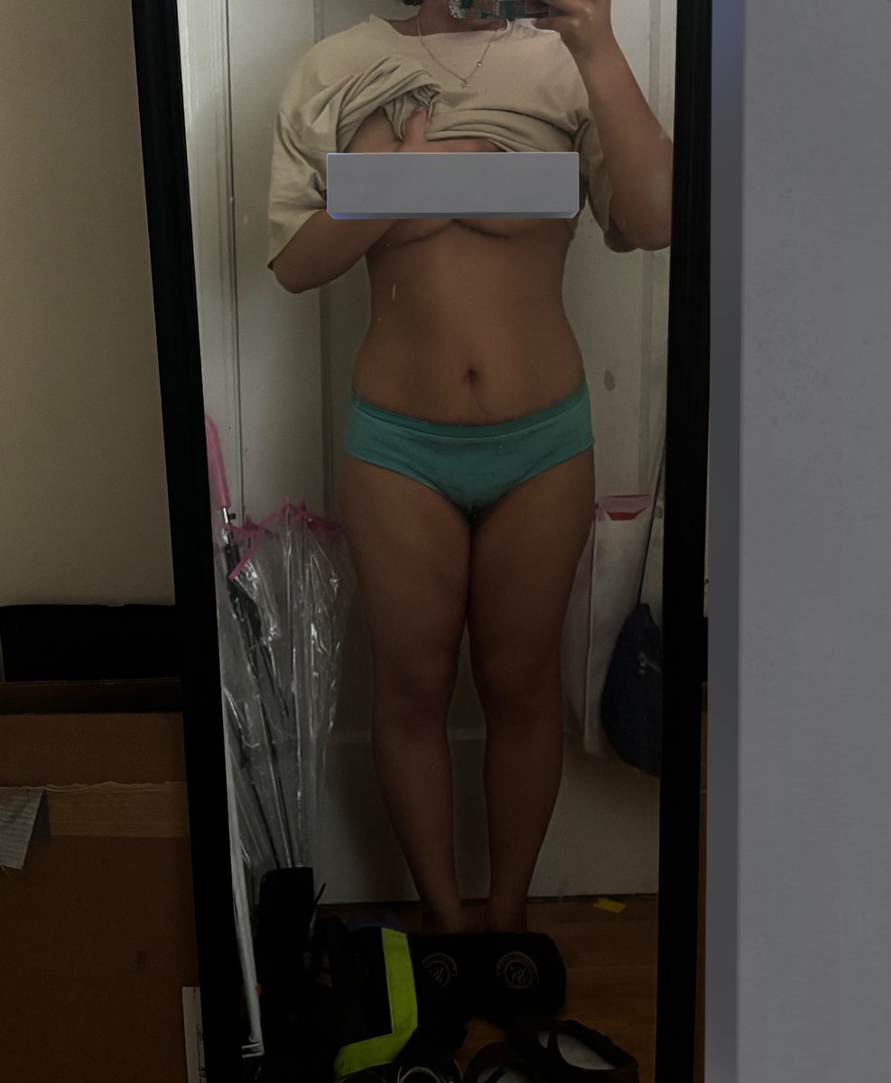 critterbug10101's tweet photo. I am unfortunately forever and always going to be a fat pig, i’ve been eating like shit and gained back two pounds yay, still even if i hit my lw whenever that will be, my boobs will still be flat and saggy and my stomach still flabby, i can’t believe i have to live with this lol https://t.co/j87GemoByi