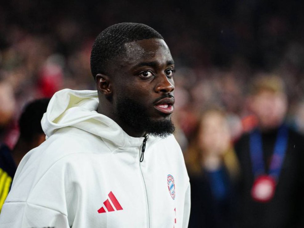 El agente de Upamecano la lía hasta en el último momento:

-Aparentemente, hoy era el último día que el Bayern le había dado de plazo a Dayot Upamecano para renovar

-En un momento dado, el Bayern le retiró la oferta a su agente porque no había tomado una decisión

-Poco después,