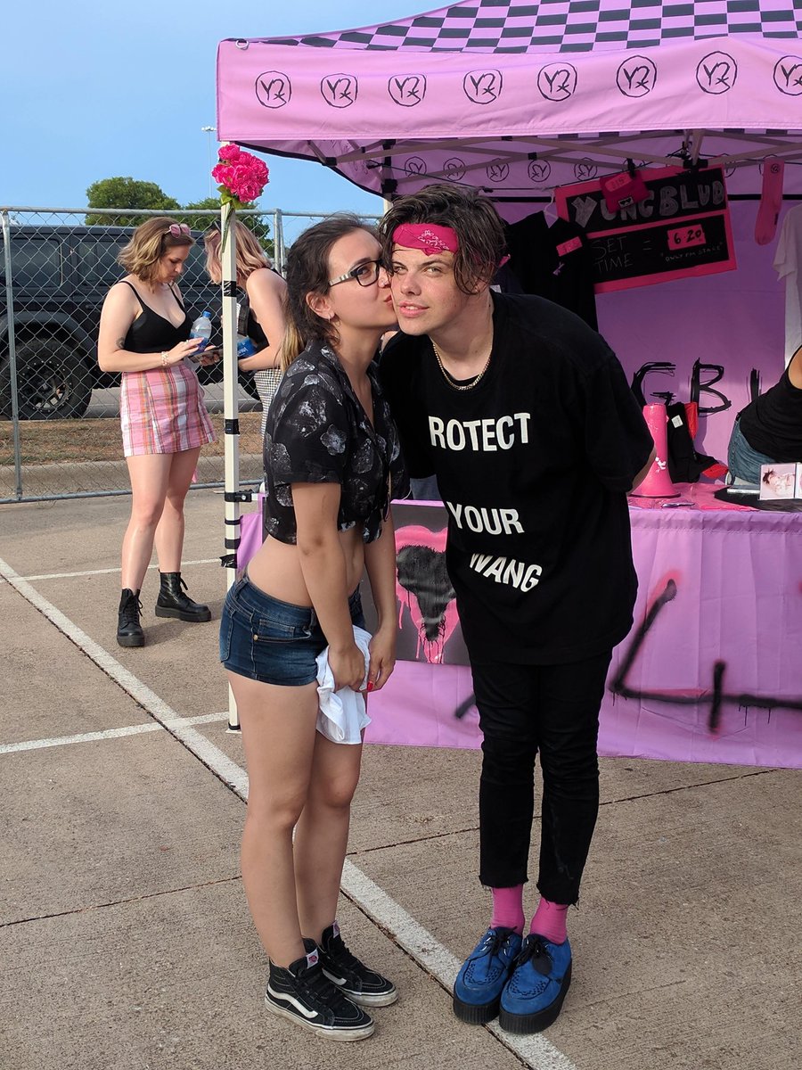 robocat_'s tweet photo. @yungblud @RecordingAcad I knew you were going to be big when I saw you at the smallest stage in Warped Tour 2018. I'm so proud to have been a fan since day 1!! https://t.co/NJaBX3l9pT