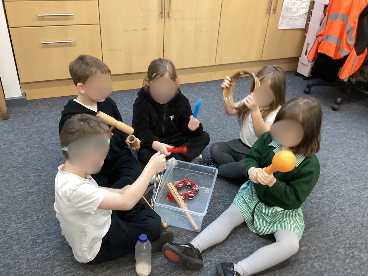 BentleyWestWS2's tweet photo. Year 1 had fun exploring the sounds that they could make with the instruments today. #BWMusic https://t.co/wohUOzjWW3