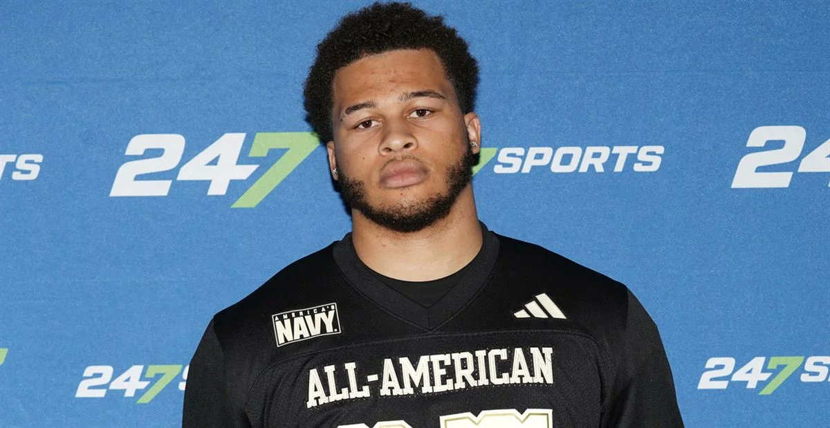 BriceMarich's tweet photo. #Michigan DL signee Titan Davis (@TitanDavis97) has jumped up 54 spots in the final @247Sports 2026 cycle rankings and now stands as:

- No. 74 overall player
- No. 5 defensive lineman in the nation 
- No. 2 player in the state of Missouri

https://t.co/7e75C2iExt https://t.co/s1ABQvl8MD