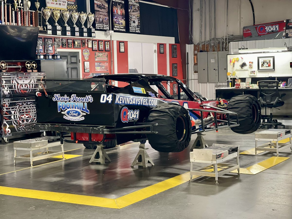 SMARTMods_'s tweet image. It’s race-month for the #SMARTMods! 

The season kicks off on Saturday, February 28 at Florence Motor Speedway in Timmonsville, SC. 

Brandon Ward &amp;amp; his team are preparing its car as we speak! 

We hope to see you there!