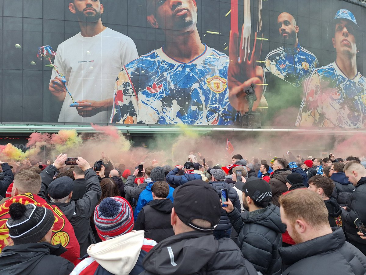 The 1958 tweet media