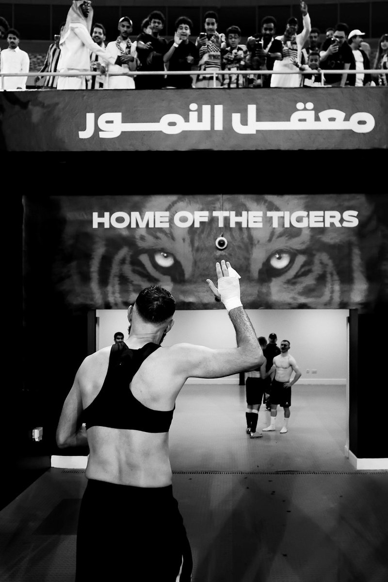 الله لايوفقك ي المهجن صبرنا على عفنك ومزاجيتك وتجميع عصابتك  والله إن فرقاك عيد ولا عليك حسافه لكن تعامل الصندوق مع الاتحاد وسخ ومعفن نفس سمعتك في فرنسا والا إذا عليك انت ي الكلب الفرنسي ما عليك حسافه ، اقسم بالله فرقاك واول خطوات تحسين الوضع في #الاتحاد خروجك وبعدها يلحقك سندي