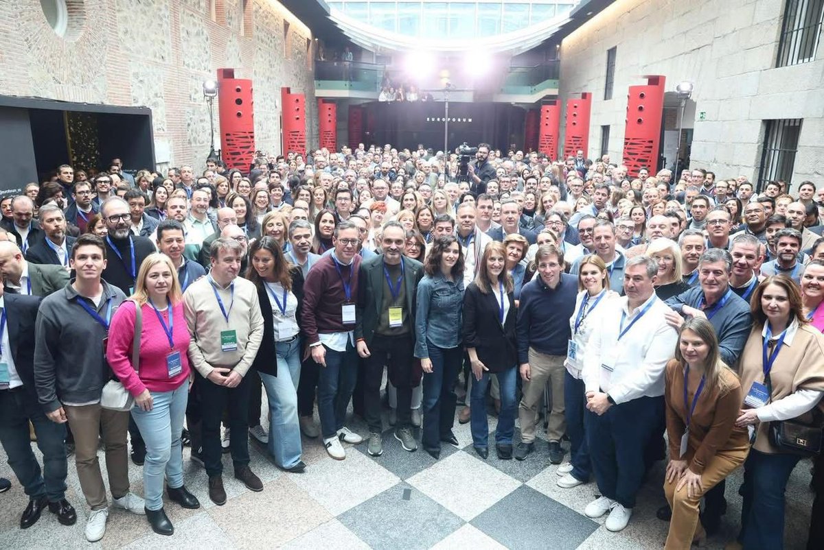 Domingo en la II intermunicipal organizada por el PP Madrid. Compartiendo experiencias para seguir haciendo grandes nuestros municipios.

¡Somos el mejor equipo!