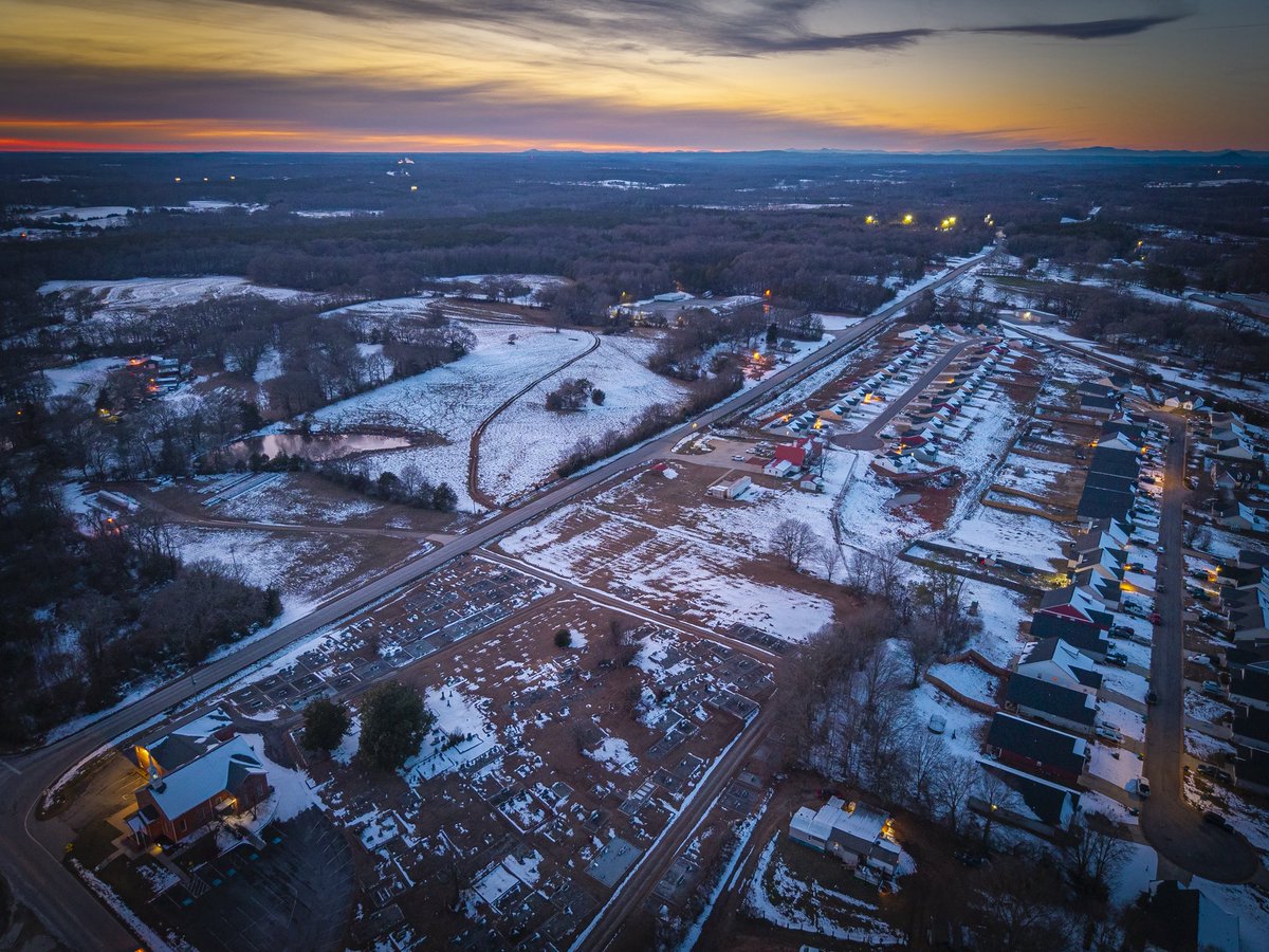 differenteffort's tweet image. I was getting ready for the week last night and snapped these photos. Beautiful sunset and so many memories playing in the snow with the kiddos.