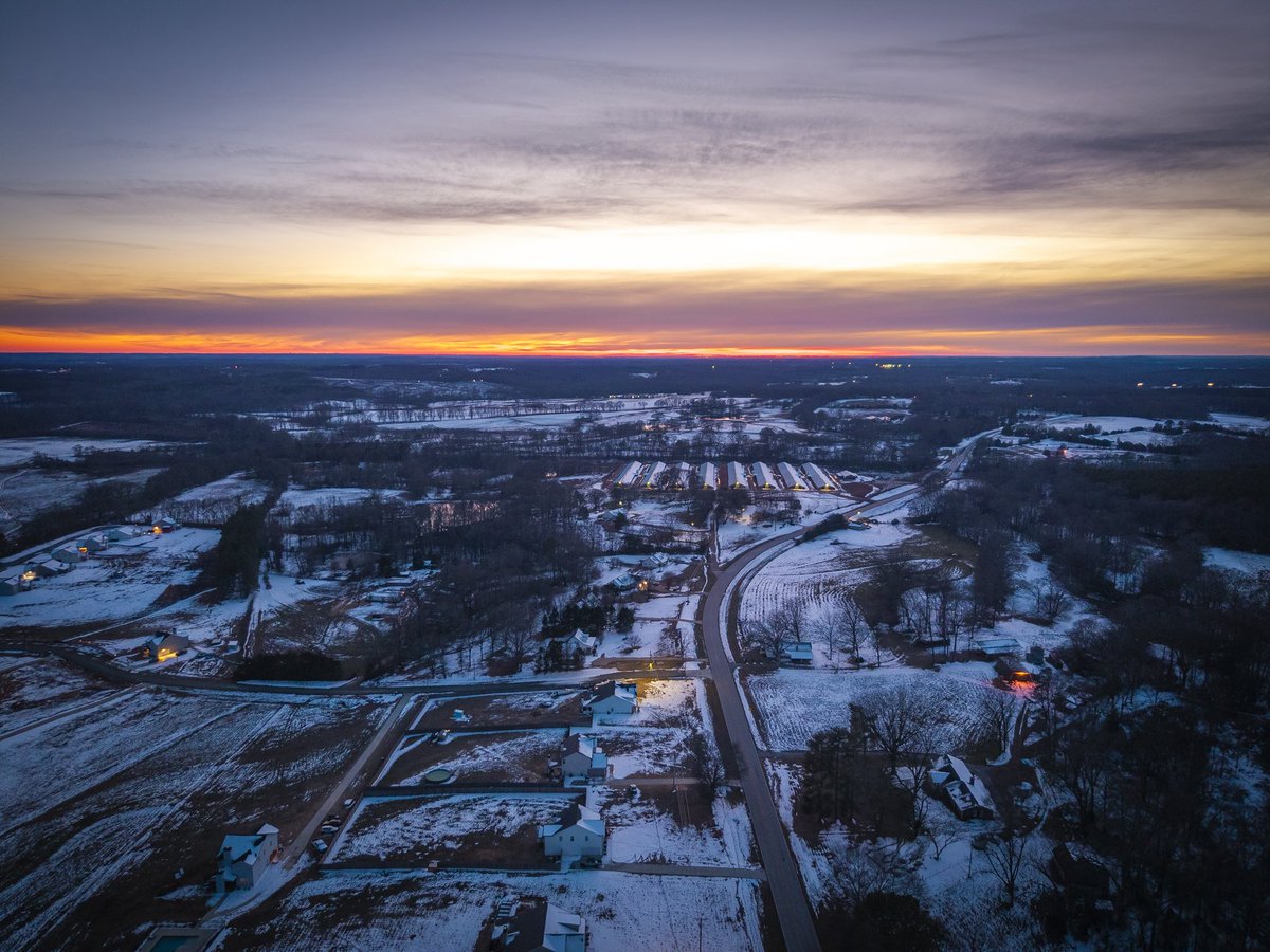 differenteffort's tweet image. I was getting ready for the week last night and snapped these photos. Beautiful sunset and so many memories playing in the snow with the kiddos.