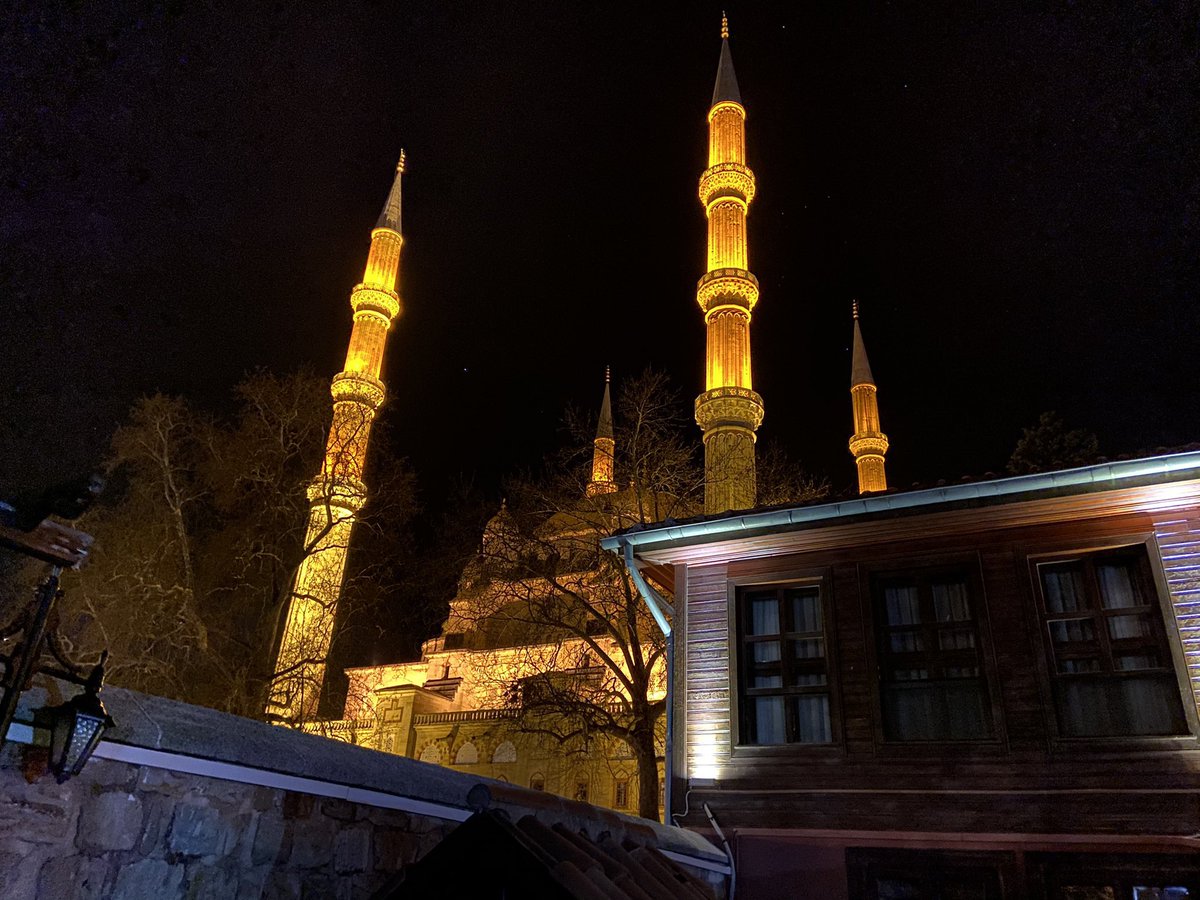 HayatiDEMR2's tweet photo. “Tövbe yâ Rab hata râhına gittiklerime
Bilmeyip ettiklerime bilip ettiklerime”
Berât Kandilinizi tebrik ederim. https://t.co/TGBAEqLPnR