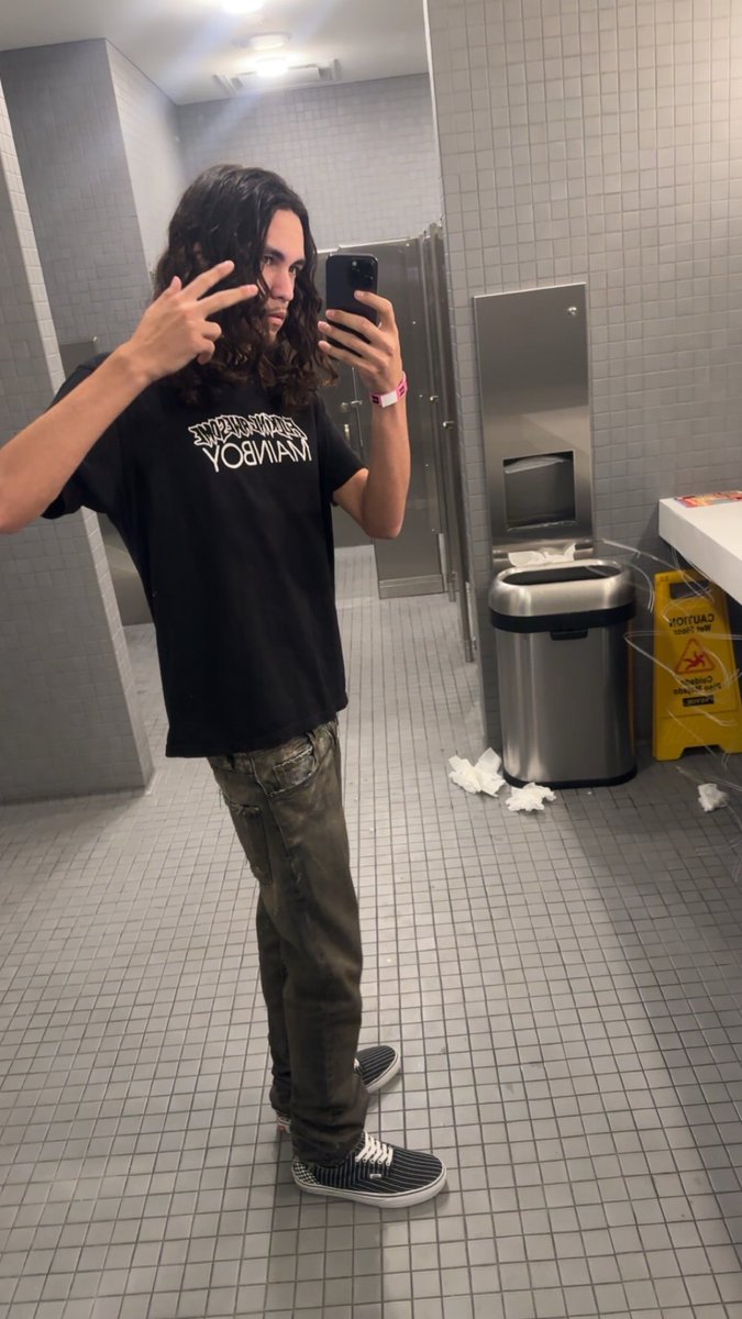 yeahmyvansdirty's tweet photo. ✌🏼 https://t.co/Vd6D0ClKQr