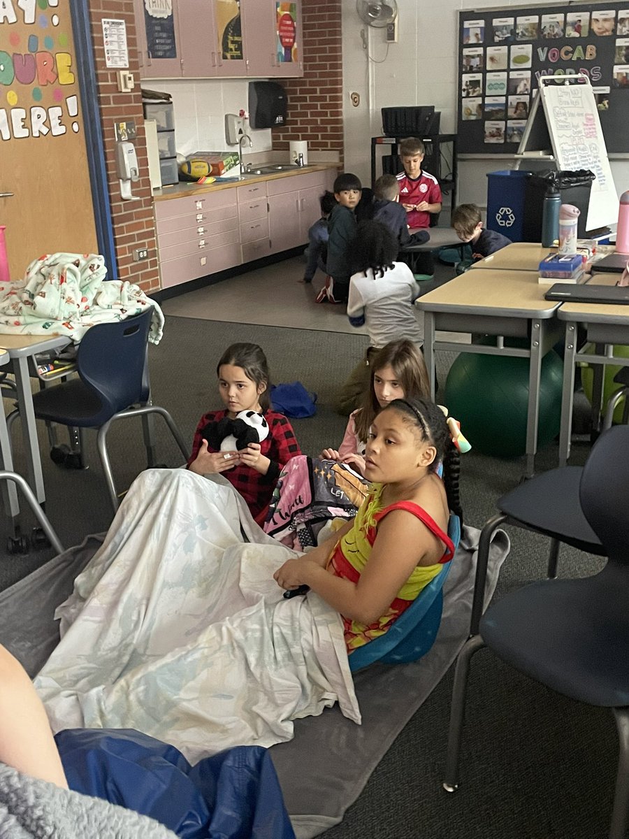 alitaylor3rd's tweet photo. Time for a class party! #ivyhillleague https://t.co/kJ1lnP2Alm