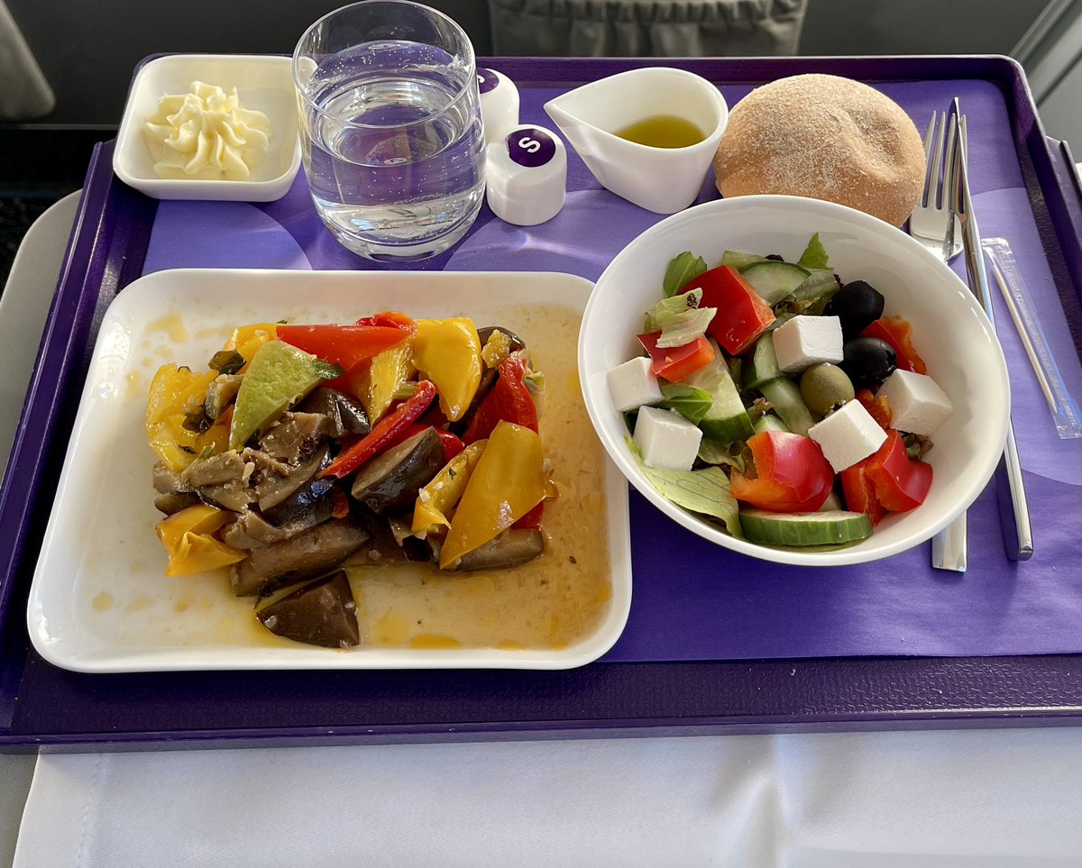 bellendmusk's tweet photo. Geh weiter, bleib nie stehen 🤗
#BusinessClass #TravelInStyle
#S7Airlines https://t.co/d1JXjiMt3p