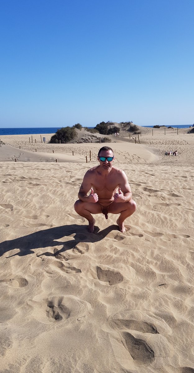 Buffitup's tweet photo. Holidays are coming. I can't wait to back to the beach https://t.co/Ap5aTTs9DU