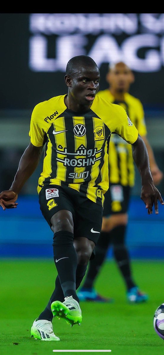 بكل لغات العالم اوصلوا كل الشكر لهذا الاسطورة .. من أعماق قلبي حزين على رحيلك أيها المحترف الوفي والصادق في كل شيء الحب الكبير كانتي  .

اعطيكم معلومة ع السريع عنه :
كانتي اخبر الاتحاديين وقال لهم عقدي معكم الى الصيف وانتم المتحكمون فيه واللي مناسب للنادي انا احترم ذلك💛
•
•