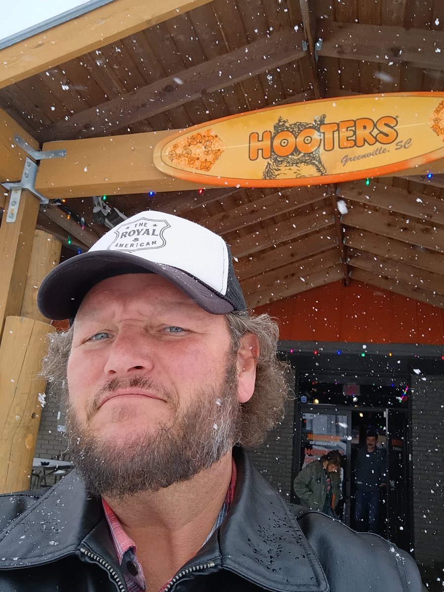 cbasshughes's tweet photo. @jamiemorgan5984 Greetings from a blizzard https://t.co/sj2MddczHH