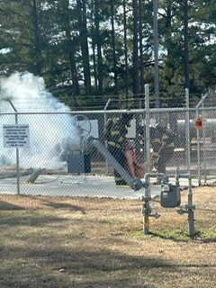 MSFireAcademy's tweet image. t was cold and windy, but they came out and trained nonetheless! Another great class with Exxon Mobil Pipeline Company. #MSFA