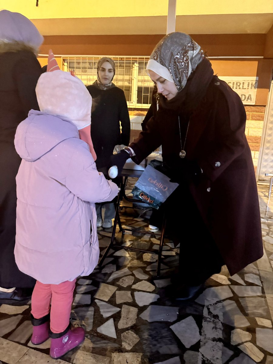 atasehirak1's tweet photo. Berat Gecemizi cami çıkışında vatandaşlarımızla birlikte tebrik ettik.
Rabbim dualarımızı kabul eylesin. https://t.co/4EbCBpjxEw