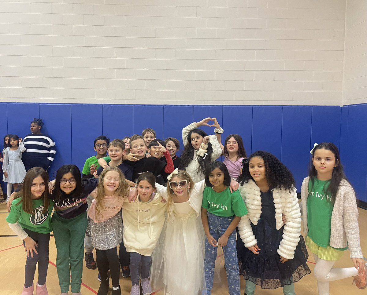 alitaylor3rd's tweet photo. So proud of these kids and all their hard work! What a great show!! #ivyhillleague https://t.co/PVEi3LWmOP